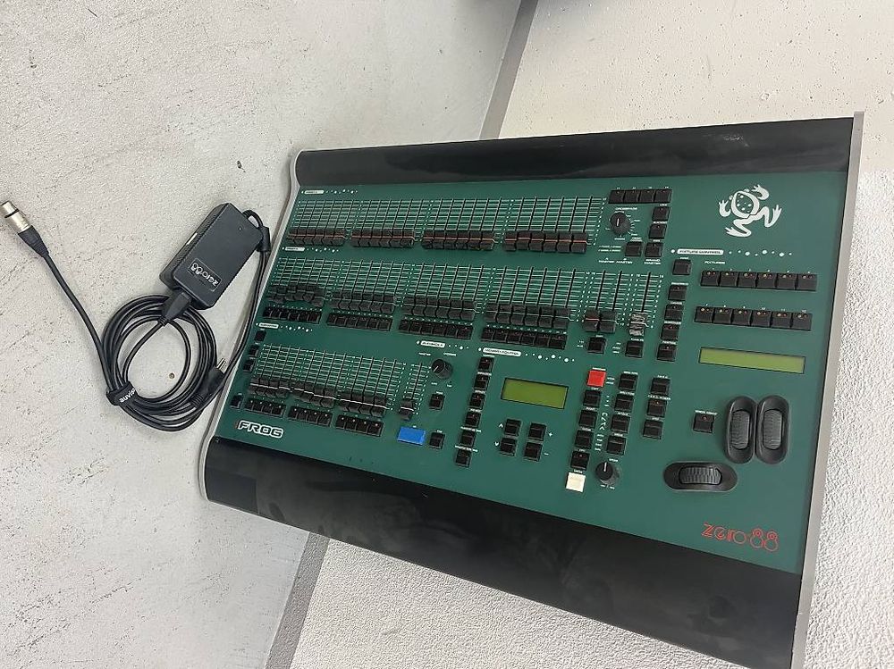 Mischpulte: Lichtsteuerpult - Zero88 Frog – Gebraucht aus Muri AG von Ludrigen 1