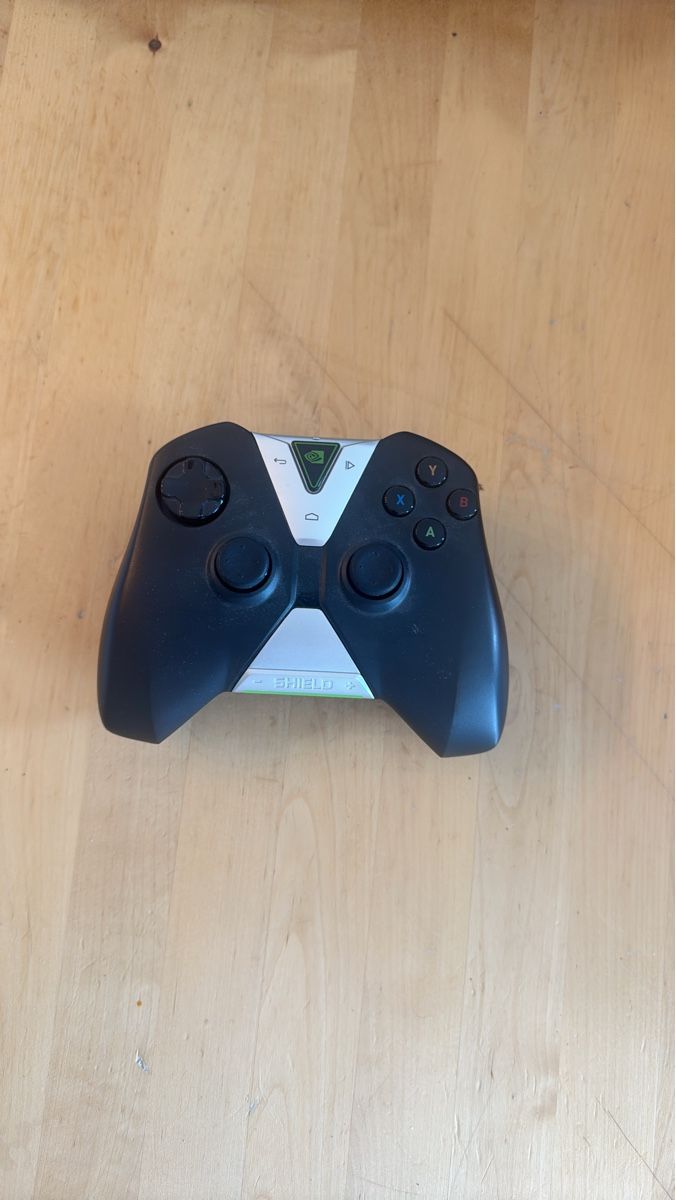 Konsolen: Manette NVIDIA Shield Pro occasion – Gebraucht aus Flanthey von juju0794