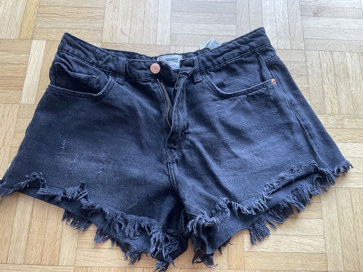 Jeans: DENIM pantaloncini – Gebraucht aus Losone von Chanty1970
