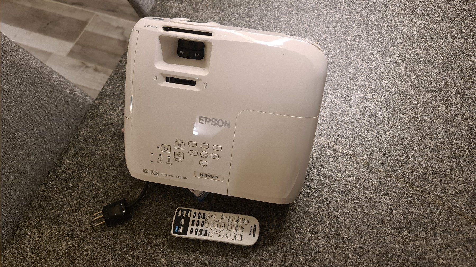 Epson Videoprojektoren: Beamer Epson LCD Projektor H708B – Gebraucht aus Staffelbach von Kreatix 2