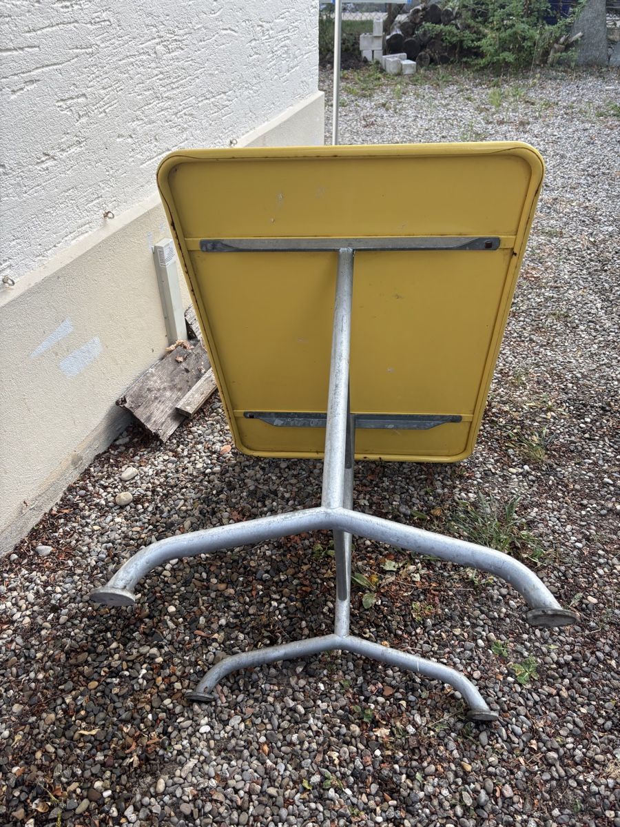Bigla Tische: Gartentisch wahrscheinlich Bigla  – Gebraucht aus Thun von Kerolein 1