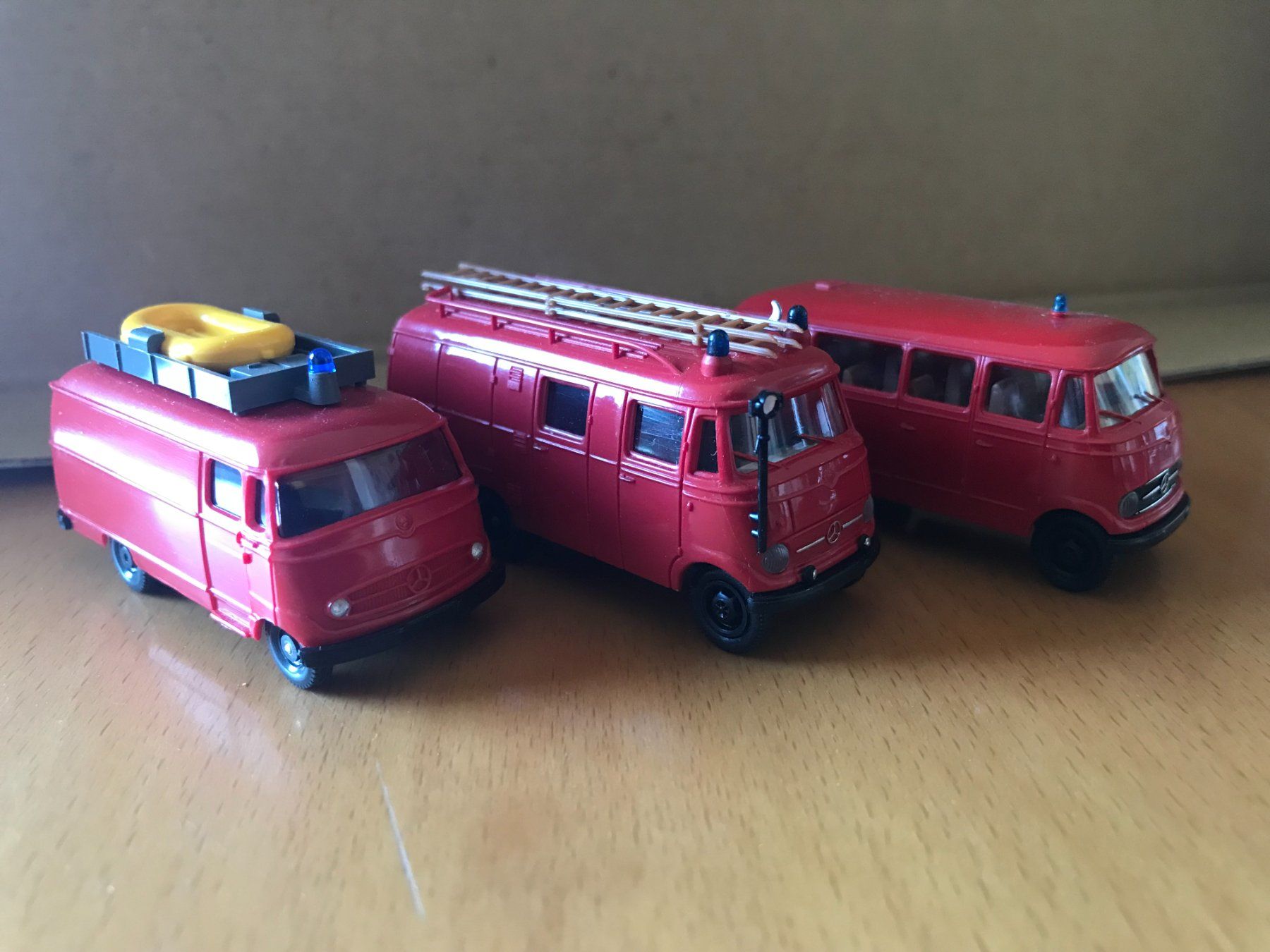 Brekina Modellautos: 3x Mercedes Feuerwehr – Gebraucht aus Luzern von mey_s13 1