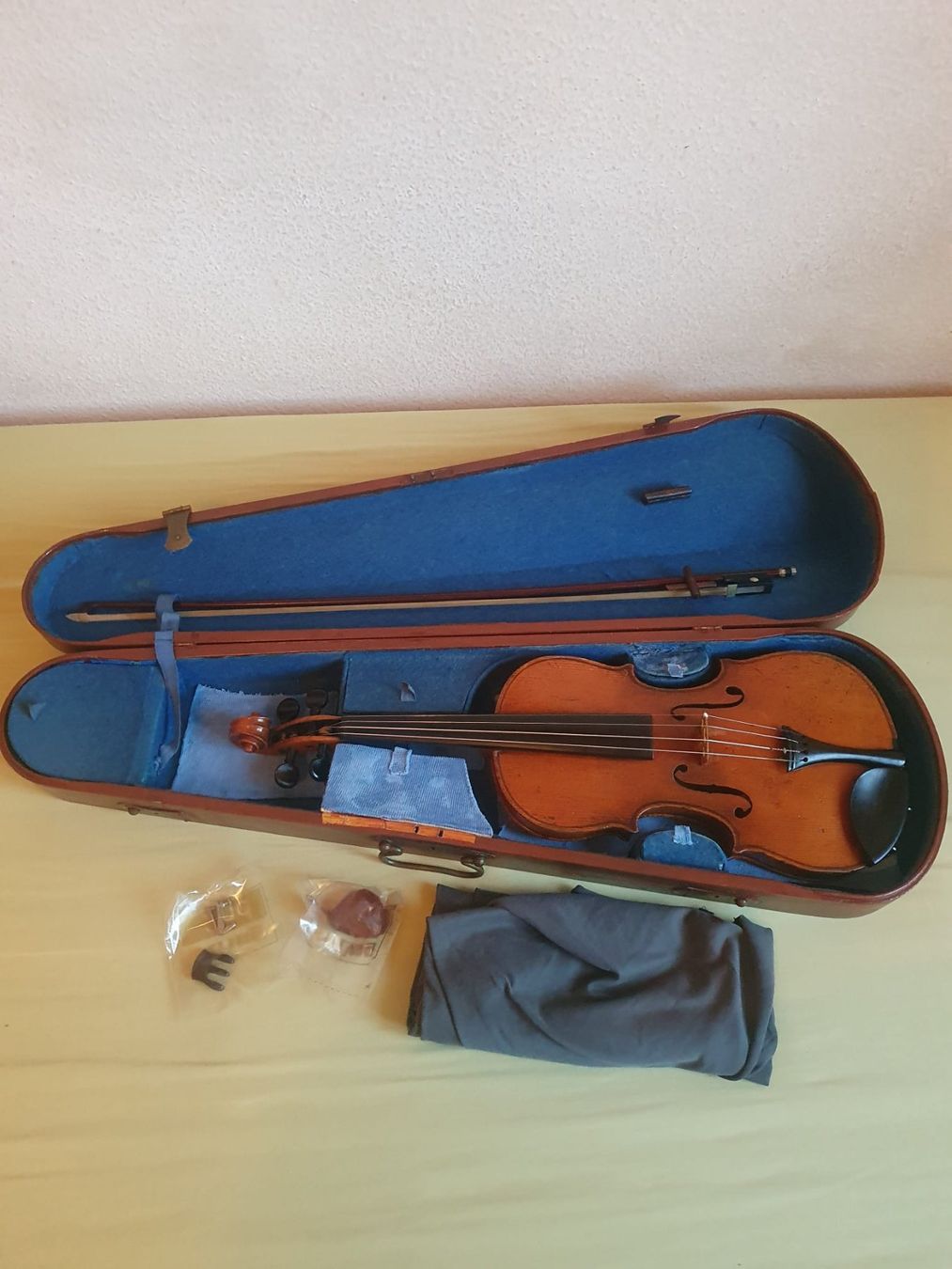 Strumenti musicali: 3/4 Amati Geige inkl. Koffer – Usato da Basel venduto da FirstClass4000