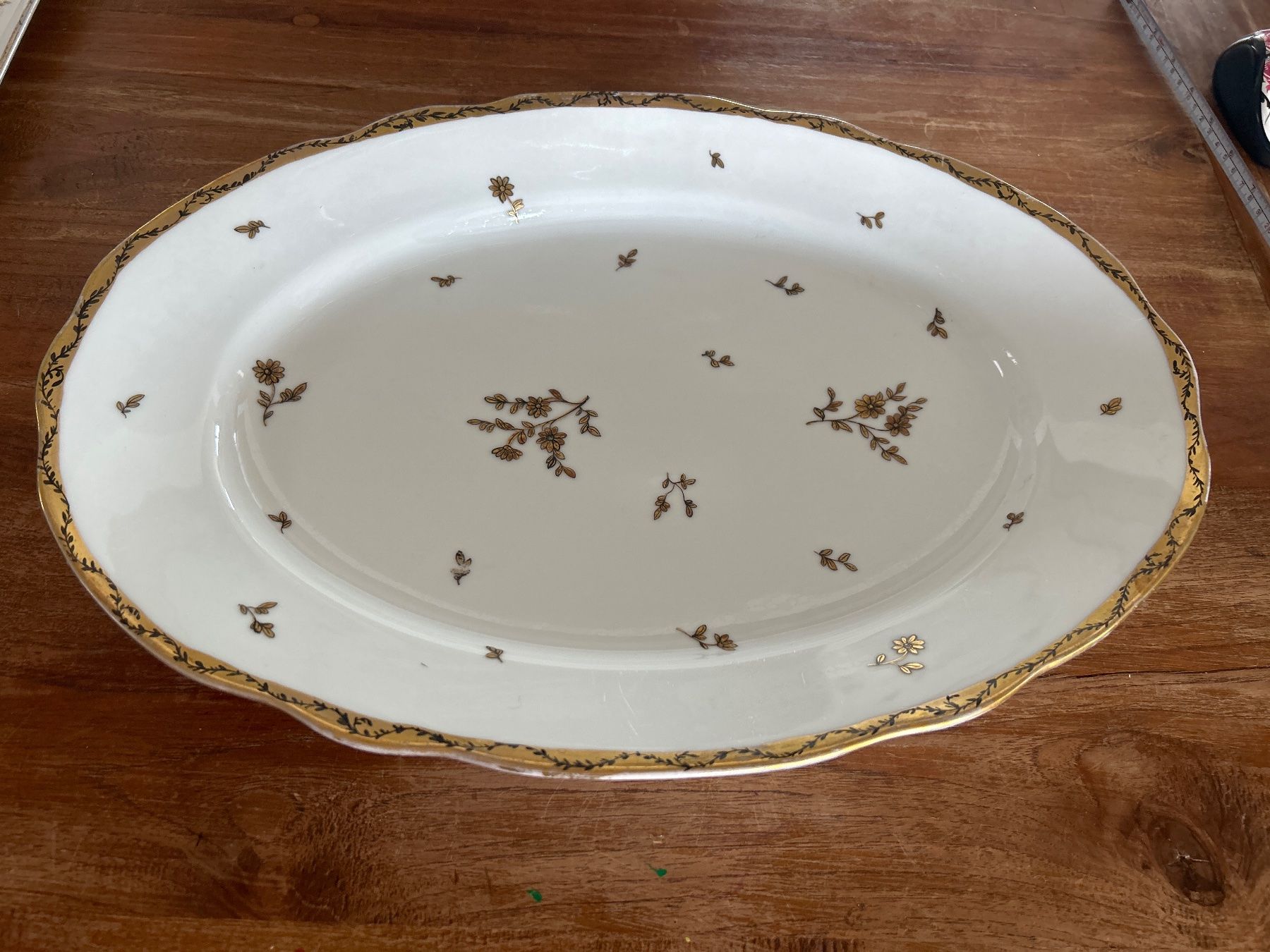 Servierplatten: Langenthal Servierplatte antikes Porzellan 43 x 31 x 5 cm – Gebraucht aus Regensdorf von Spyke55