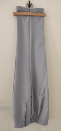 Damenhose Grösse 46 extra kurz. (Farbe Grau) Marke Berlin