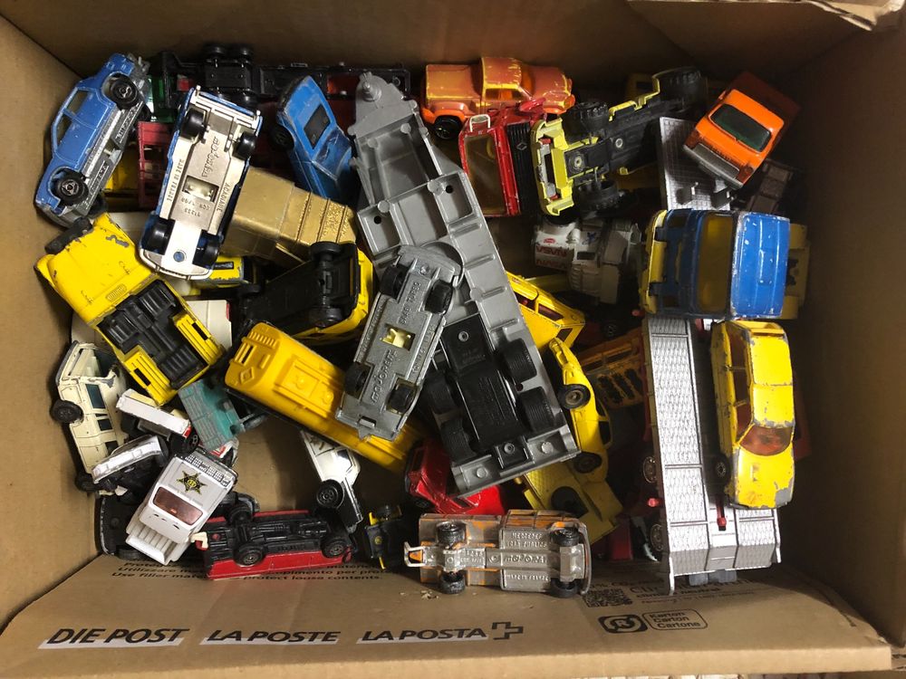 Gros Lot De 33 Miniatures Voitures : Majorette, Matchbox, Norev Et Autres Marques