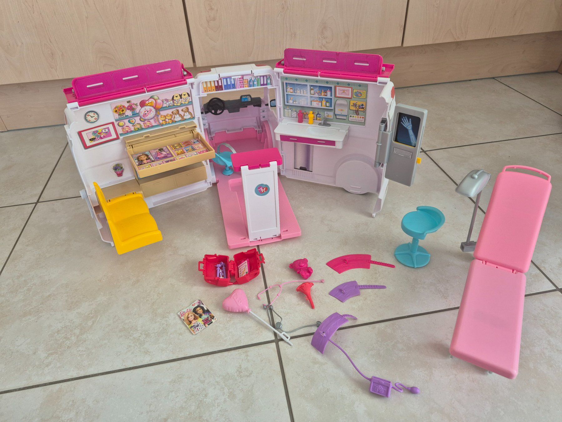 Giocattoli: Barbie Krankenwagen – Usato da Lengnau AG venduto da Mefari 4