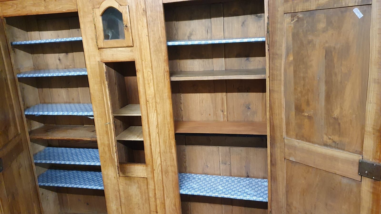 Armadi: ANTIKER SCHRANK KIRSCH BAUMHOLZ – Usato da Dietikon venduto da brocki-eyra 3