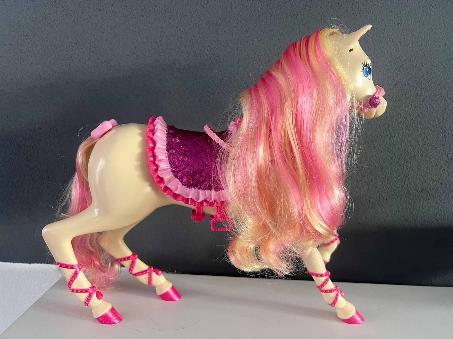 Puppen: 2 Merida Barbiepuppen mit Pferd – Gebraucht aus Langwiesen von rheinfall59 3