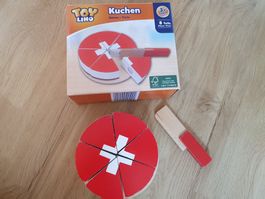 Kuchen mit Schweizer Kreuz für Kinder aus Holz, Spielküche
