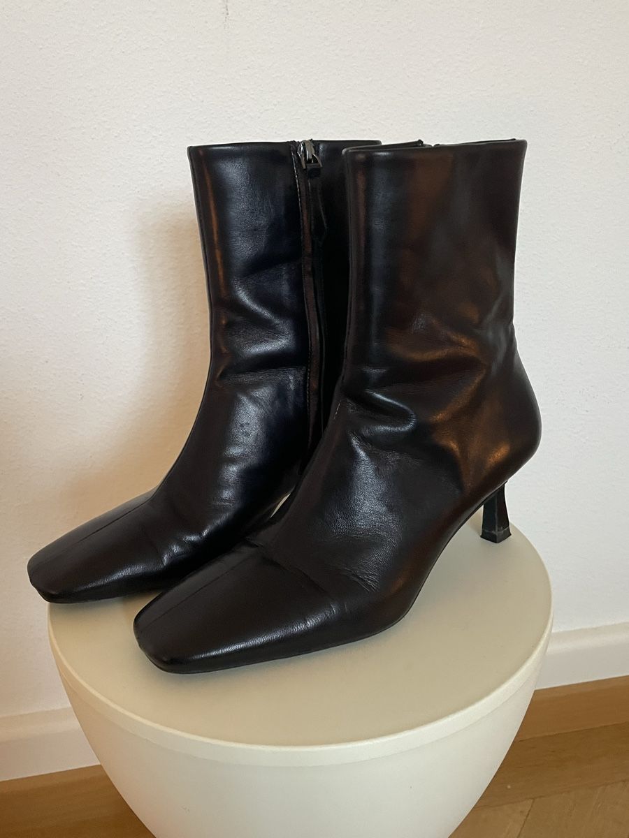Massimo Dutti Damenschuhe: Leder-Stiefeletten von Massimo Dutti – Gebraucht aus Olten von mic_b5c2