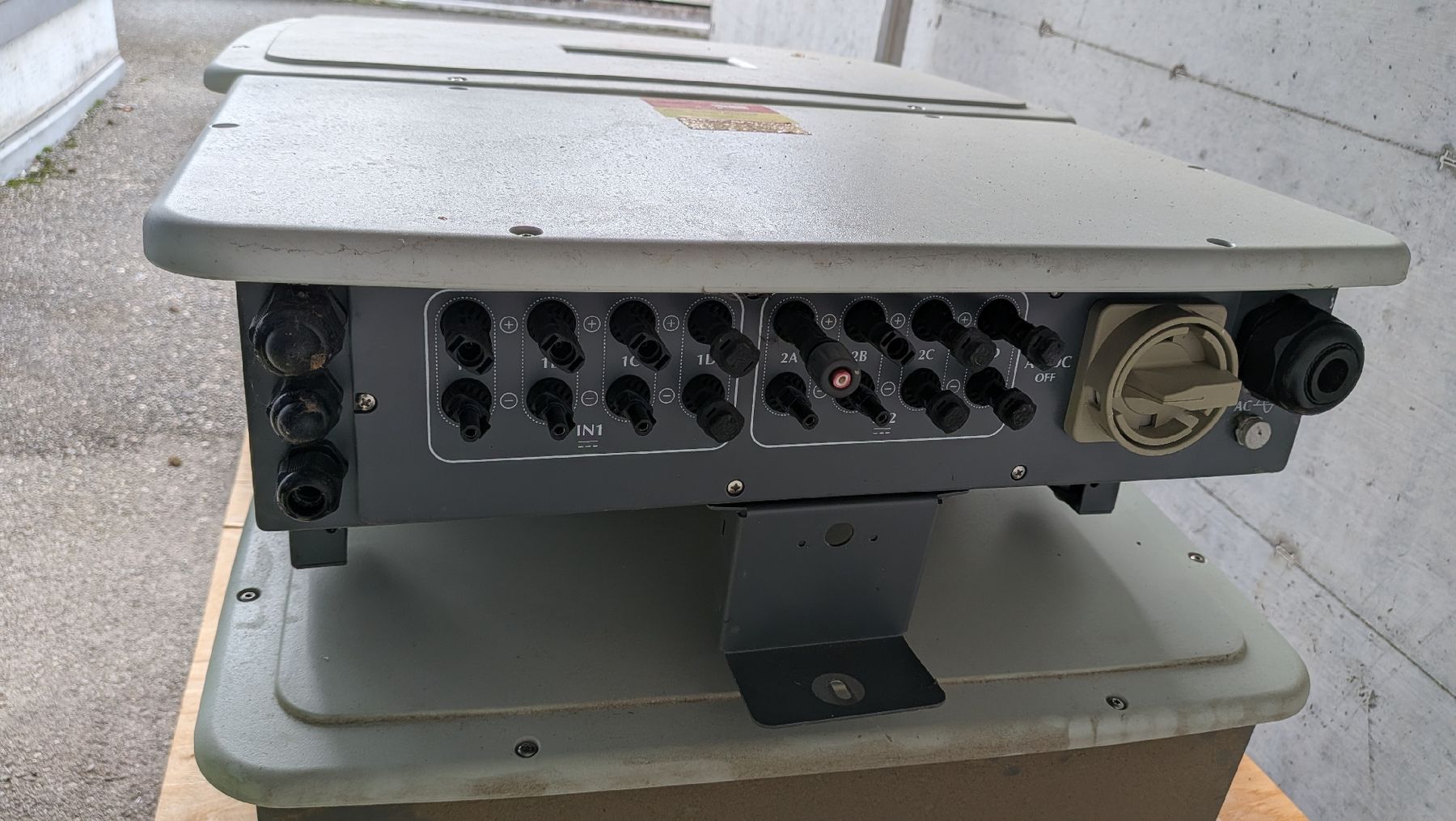 ABB Inverter: 2 Wechselrichter – Usato da Bözen venduto da R1200R 1