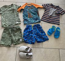 Cooles Set für Jungs 104, inkl neue Next Clogs Grösse 28