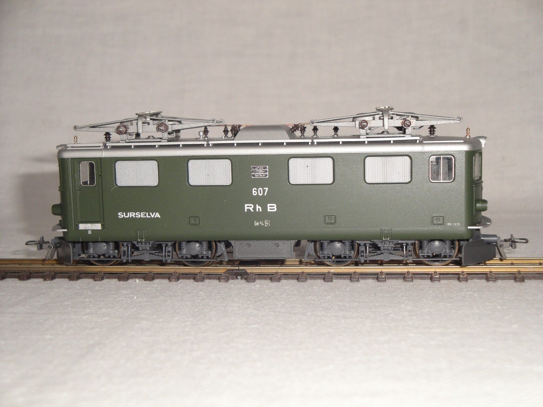 Bemo Modellini di ferrovie: Bemo RhB-Ge 4/4 I 601 SURSELVA – Nuovo e nell'imballaggio originale da Wolfwil venduto da heinzs3575 3