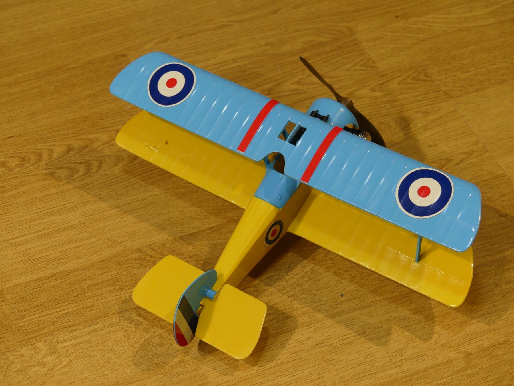 Modellismo RC: Fesselflugmodell ; Sopwith Camel von COX, - Vintage – Difettoso da Dürrenäsch venduto da Seafang 1