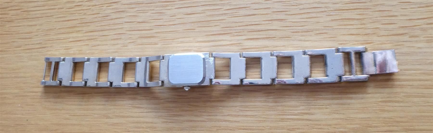 Orologi: Damenuhr mit Strasssteinen silbern Quarz – Usato da Frauenfeld venduto da dhour 5