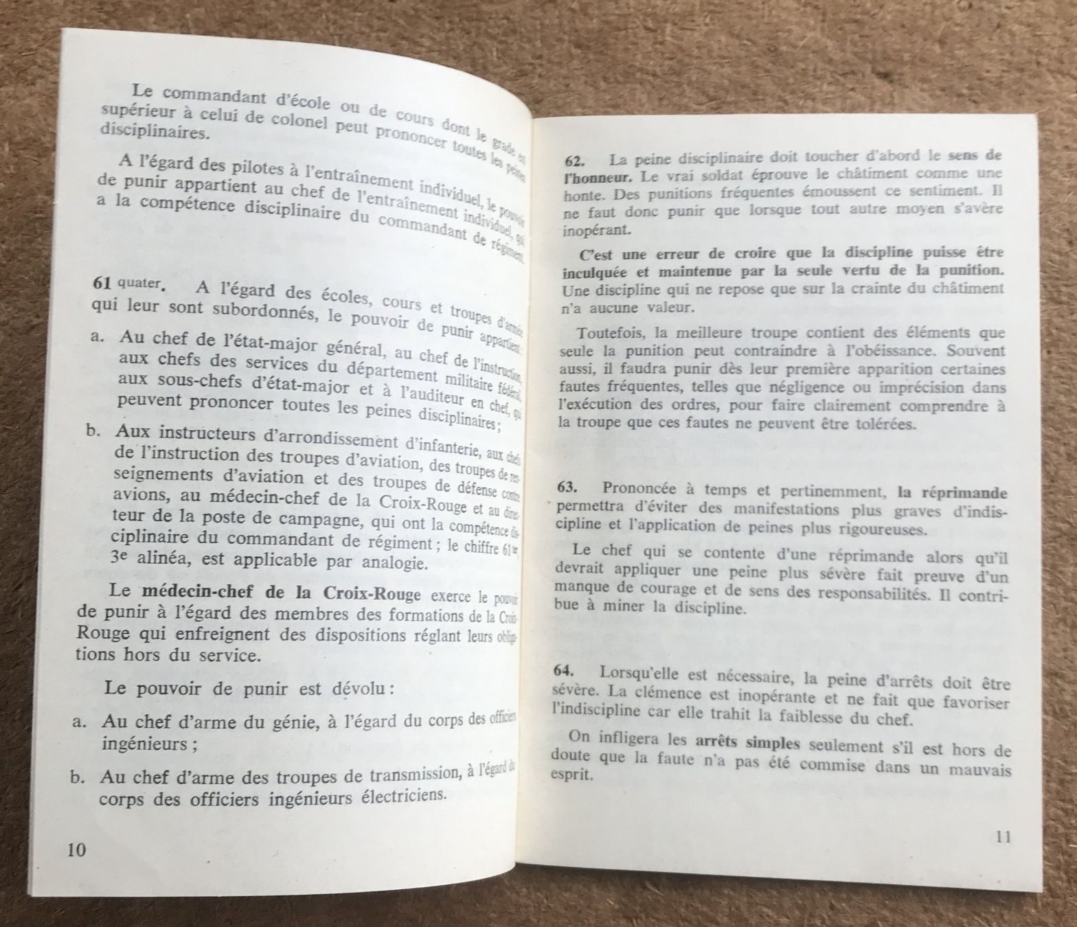 Schweizer Armee Armi bianche: ARMÈE SUISSE RÈGLEMENT DE SERVICE 1967 – Usato da Ostermundigen venduto da wini63 4