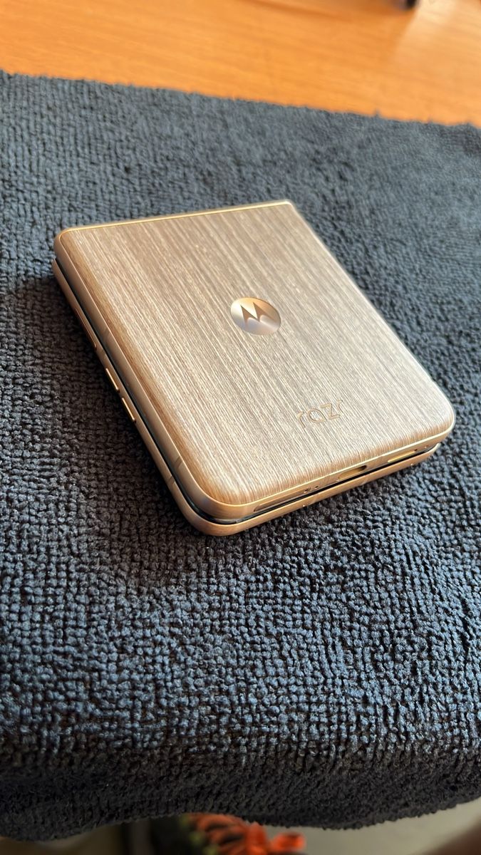 Motorola Telefoni cellulari / Smartphones: Motorola razr 60 ultra  – Nuovo (secondo la descrizione) da Herdern venduto da garmi7 1