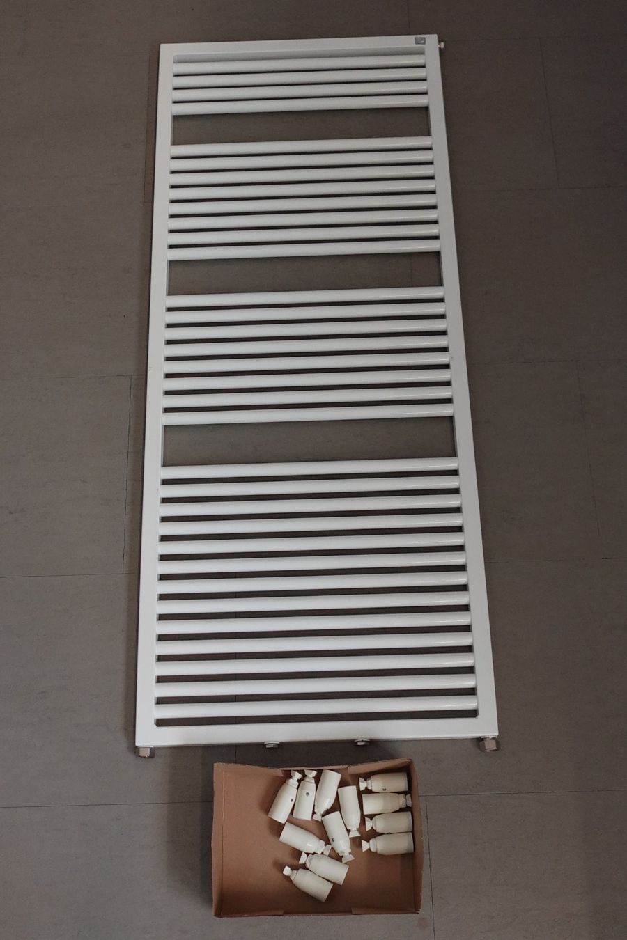 Zehnder Heizgeräte: Handtuch Radiator – Neu (gemäss Beschreibung) aus Niederbipp von PiaZ01