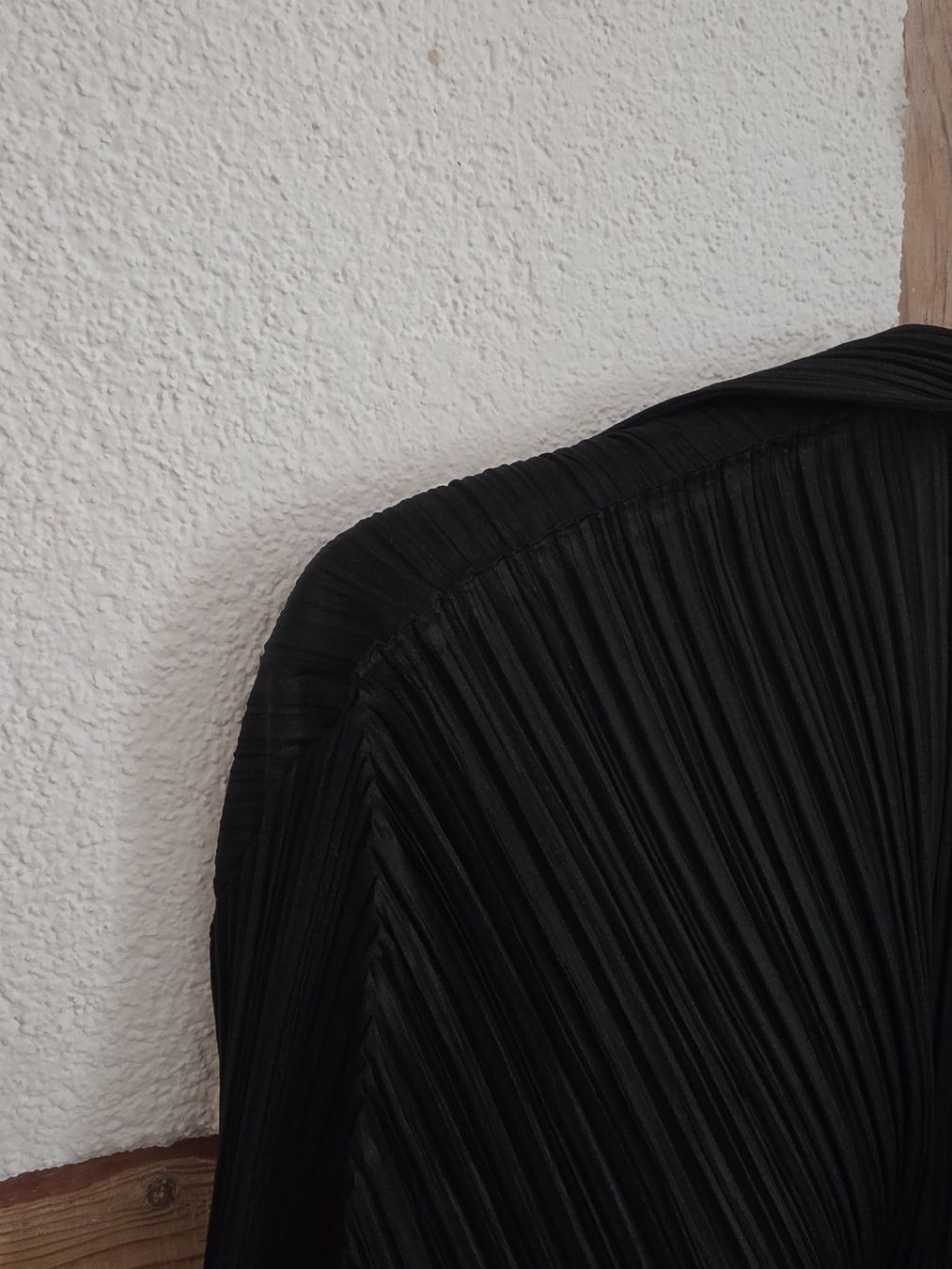 Issey Miyake Camicette: ISSEY MIYAKE   PLEATS PLEASE Schwarze Bluse / Grösse M  – Usato da Zürich venduto da connem 3