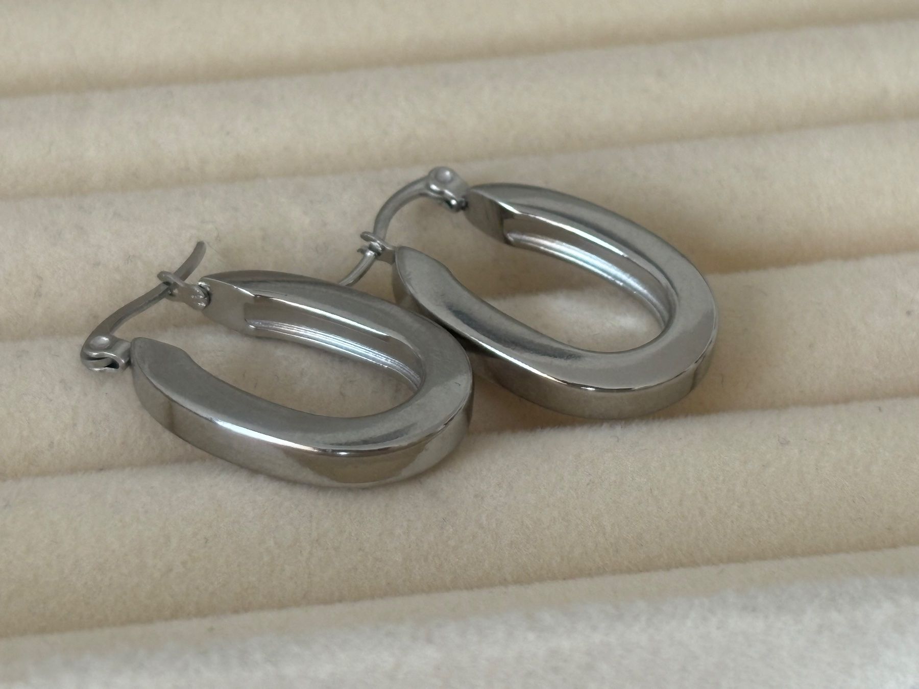 Orecchini pendenti & Orecchini a lobo: Luxus Elegante Creolen Edelstahl Ohrstecker Farbe Silber – Nuovo (secondo la descrizione) da Biel-Bienne venduto da Roserosse13 1