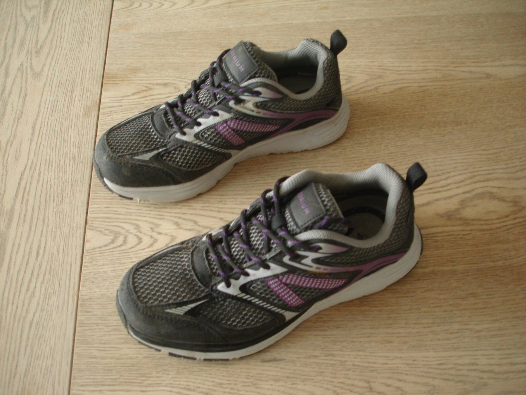 Scarpe da donna: Trekkingschuhe Damen Grösse 37 – Usato da Uttigen venduto da Fendt01