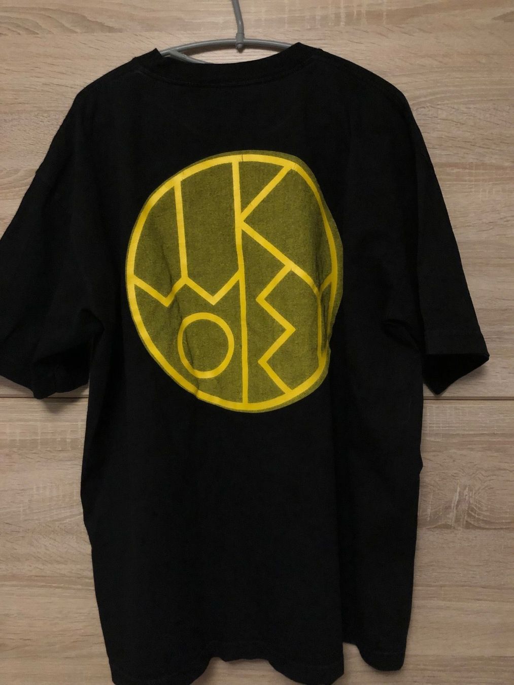 T-shirt: T-shirt Lowkey noir – Usato da Lausanne venduto da naranjo 1