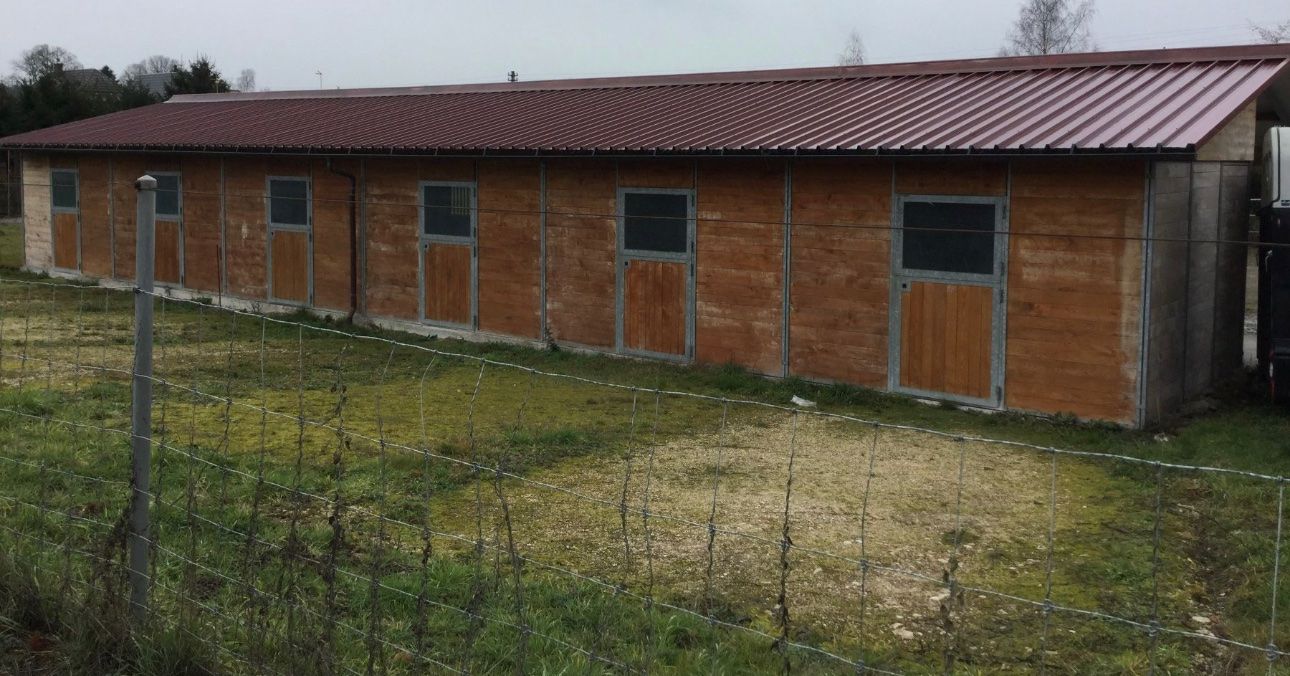 Rifugi: Black Friday Pferde Rosstall Stall – Usato da Deitingen venduto da RK68 8