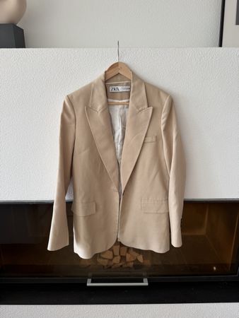 Zara beige blazer