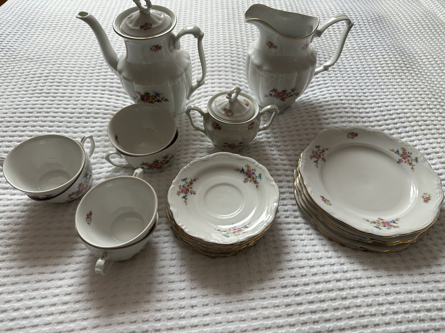Set di piatti: Porzellan Geschirr Set – Usato da Bülach venduto da Gregorgiorgio 1