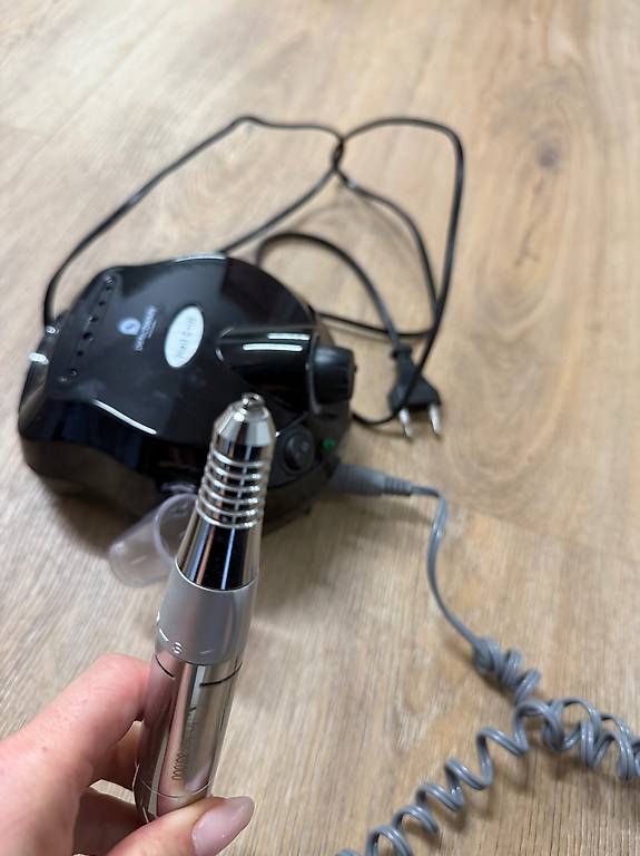 Manicure: Professionelles Fusspflegerät – Usato da Dulliken venduto da jane_vonrohr 2