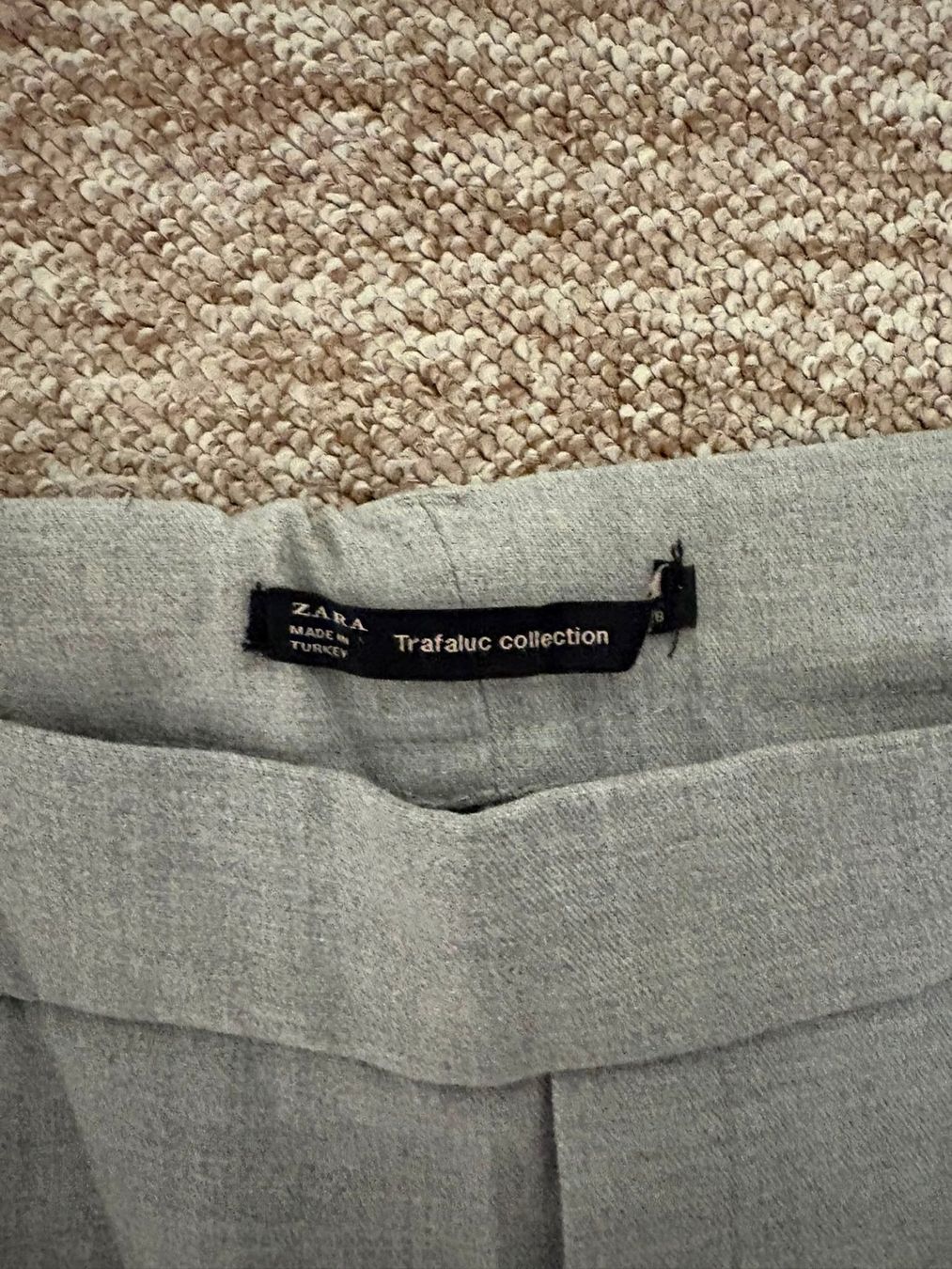 Zara Pantaloni: 3/4 Hose Zara – Usato da Adliswil venduto da thiago1995 2