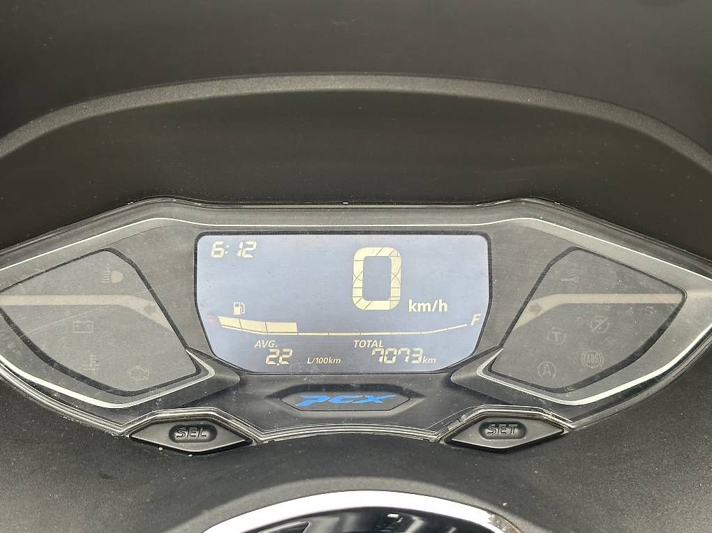 Honda Scooter: Honda PCX 125 ABS  2023  7073 km – Usato da Cugy VD venduto da lor_78bz 3