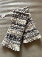 HANDGESTRICKTE PULSWÄRMER / HANDSTULPEN AUS WOLLE