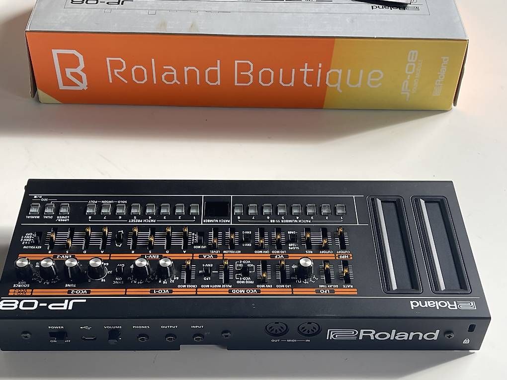 Roland Strumenti musicali: Roland Boutique jp 08 Jupiter Reissue – Usato da Alpnach Dorf venduto da GuntaKinte 2