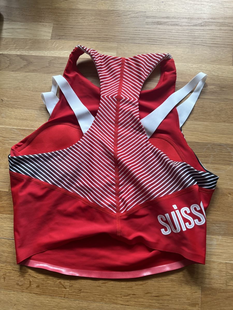 Top: switzerland sport top – Nuovo (secondo la descrizione) da Bern venduto da lea_wf9x 1