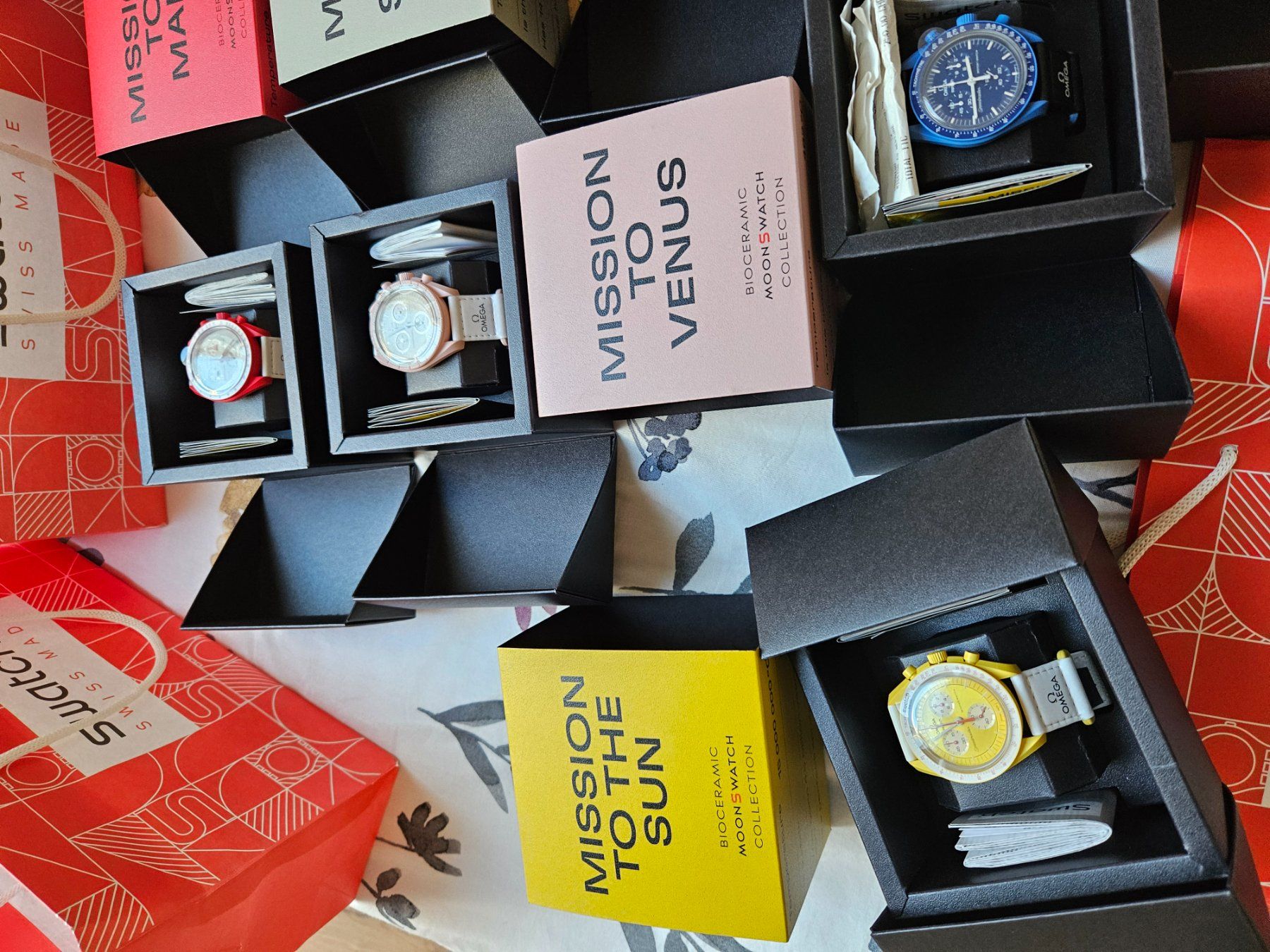 Swatch Orologi: 11 moonswatch – Nuovo e nell'imballaggio originale da Courroux venduto da monnin 4