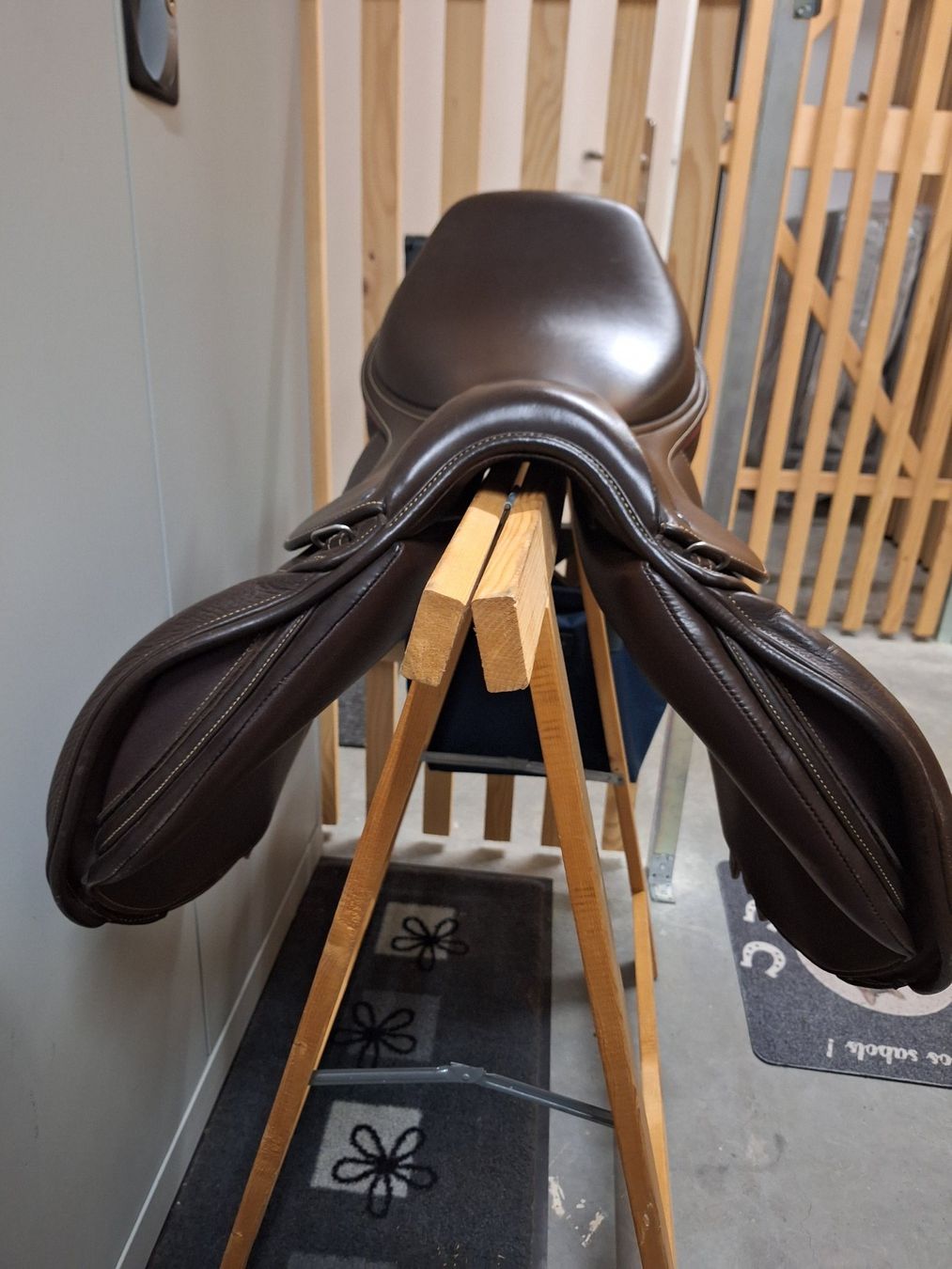 Selle & Accessori: Selle Ikonic light – Usato da Blonay venduto da Folifant456 1