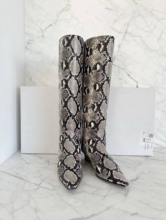 Scarpe da donna: LEDERSTIEFEL MIT KEILABSATZ – Usato da Küsnacht ZH venduto da Interiority 1