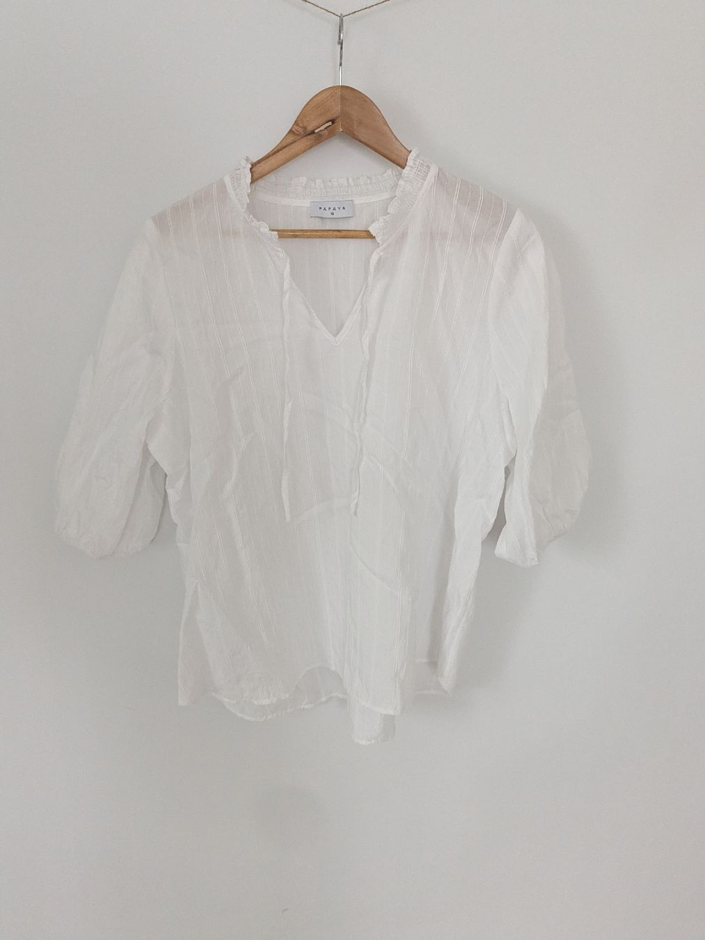 Blusen: Bluse Weiss Grösse 42/44  74% Viskose  – Gebraucht aus Rorschach von olg_5qq2 2