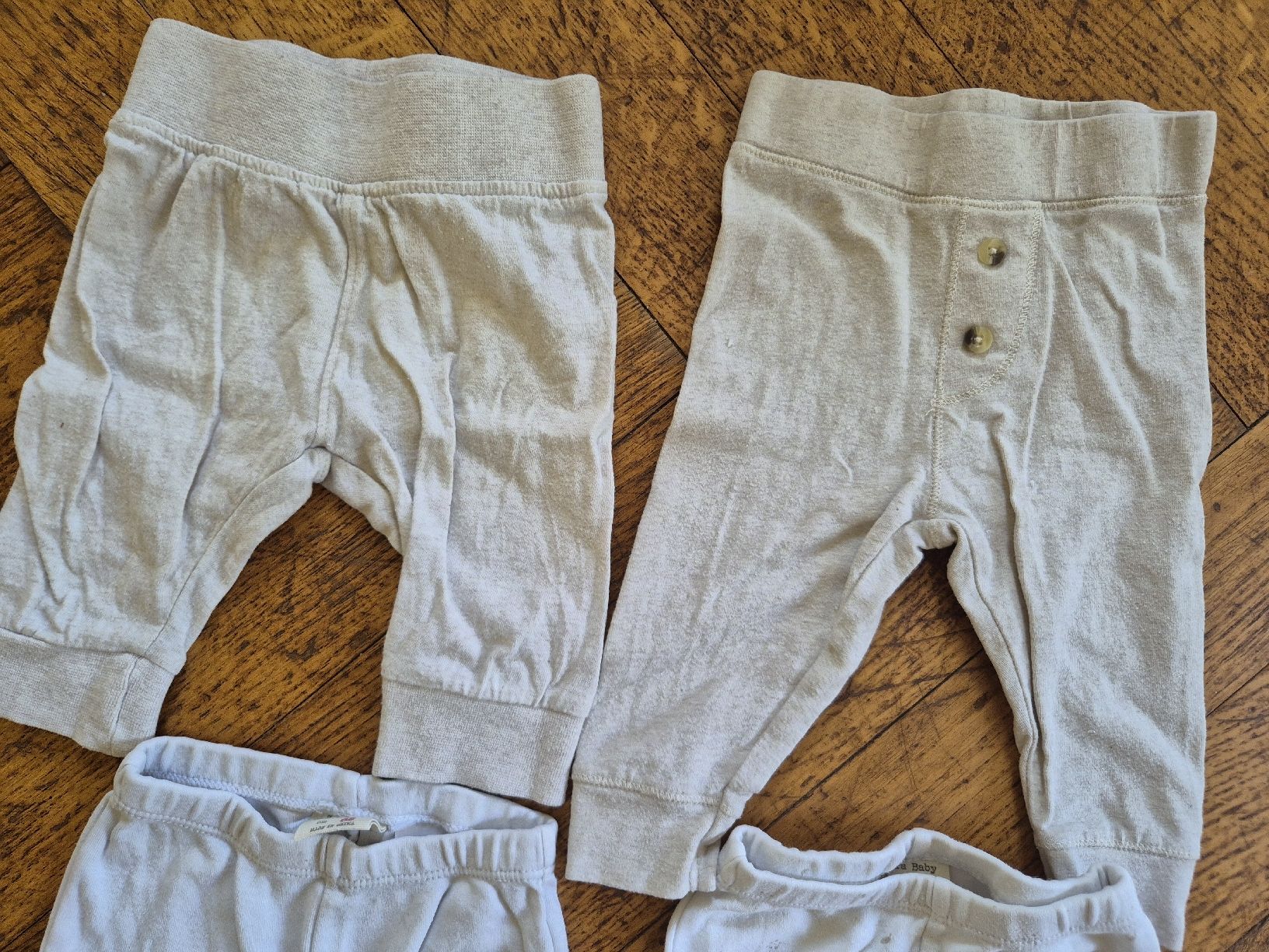 Lotti & Set di vestiti: Lot 4 pantalons bébé taille 62 – Usato da Yverdon-les-Bains venduto da somiou 2