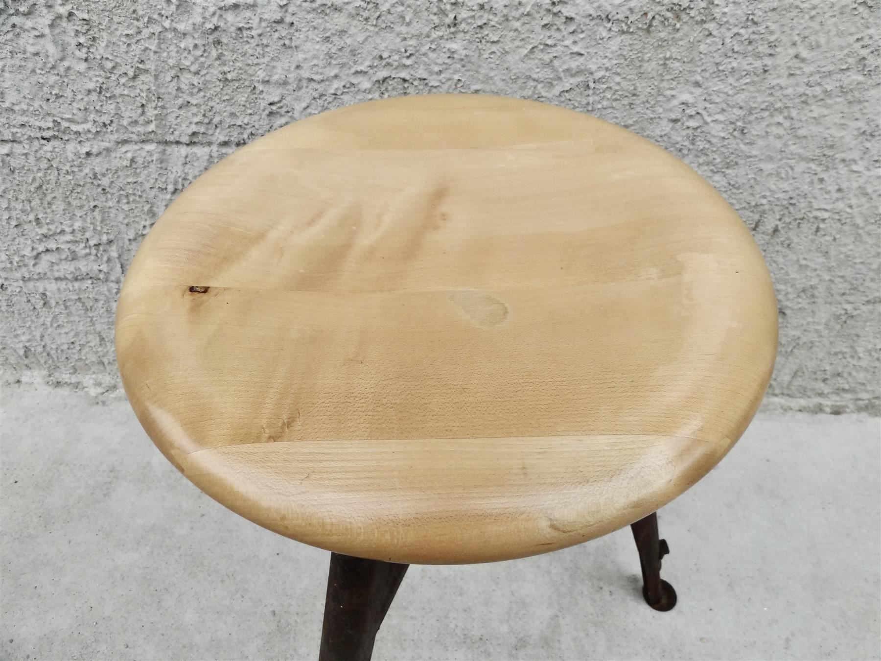 Sgabelli: Hocker Industriehocker Atelierhocker – Usato da Kerzers venduto da zimmergruen 6