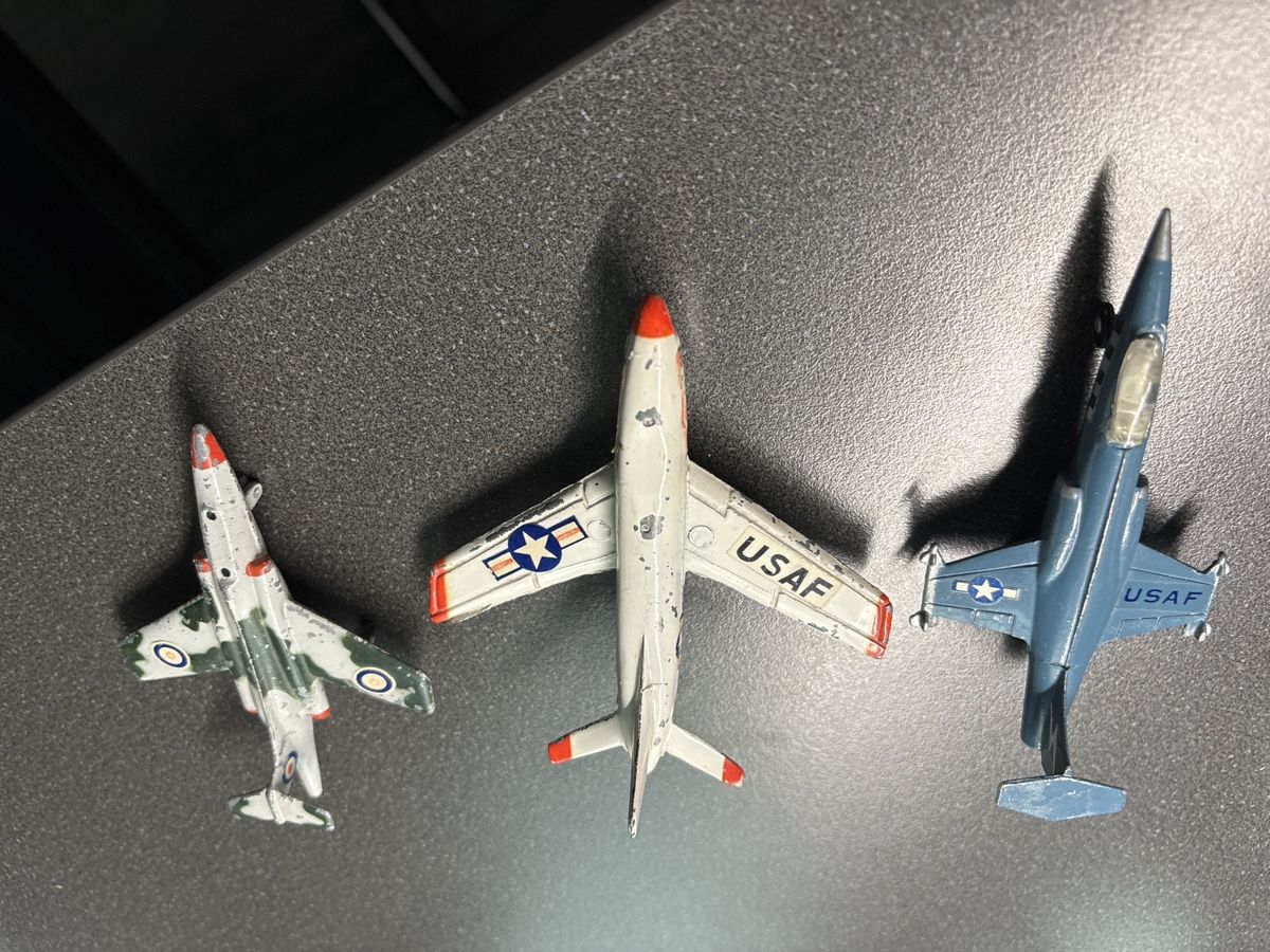 Kit di modellismo & Modellini statici: 3 Metall  Militär Modellflugzeuge – Usato da Unterengstringen venduto da hab_dyp5