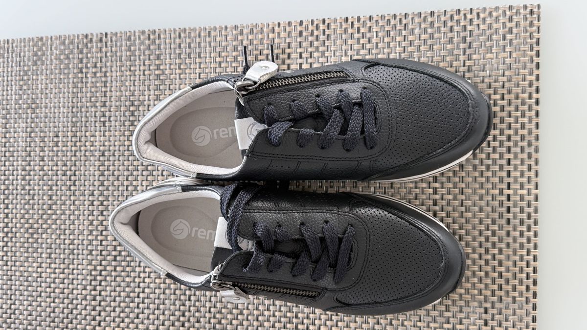 Scarpe da donna: Sneaker Remonte schwarz, Gr. 36 – Nuovo (secondo la descrizione) da Ins venduto da Jniggi 2