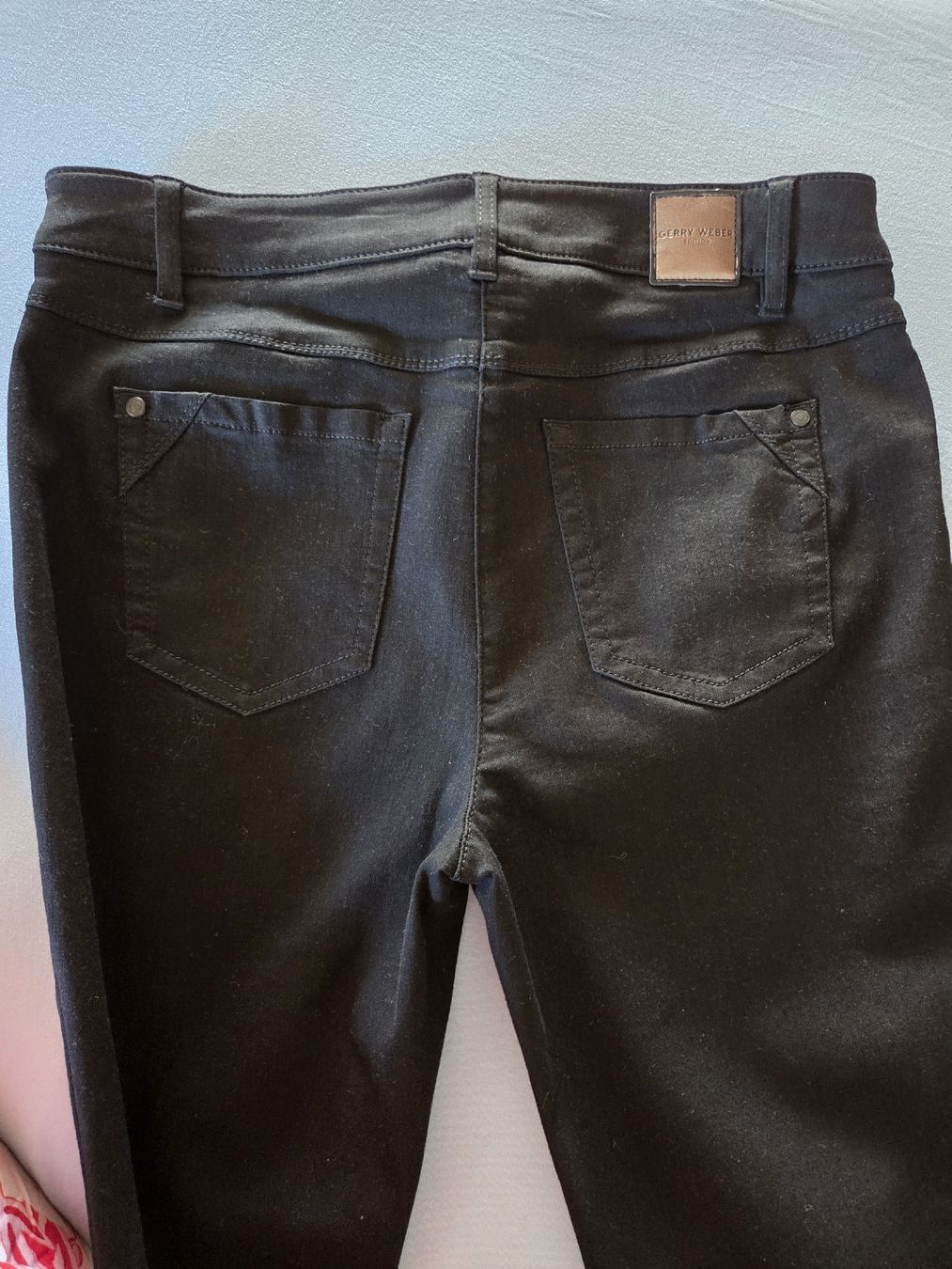Gerry Weber Jeans: Gerry Weber Hose schwarz – Nuovo e nell'imballaggio originale da Rickenbach Sulz venduto da Kodachrom 1