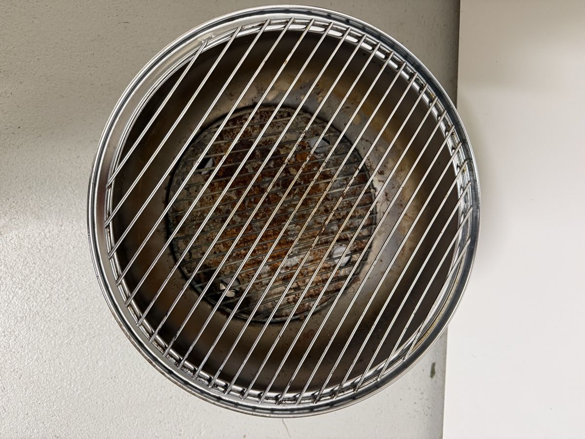 Griglie: Bodum Kugelgrill mit Deckel – Usato da Schachen LU venduto da Jenny_geen 1