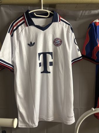 Fc Bayern Trikot Olise #17