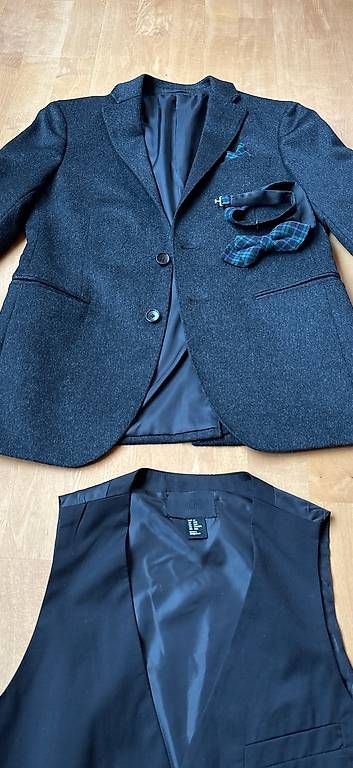 Costumes: Anzug Jacke Uniqlo – D'occasion à St. Gallen par Coco1879 1