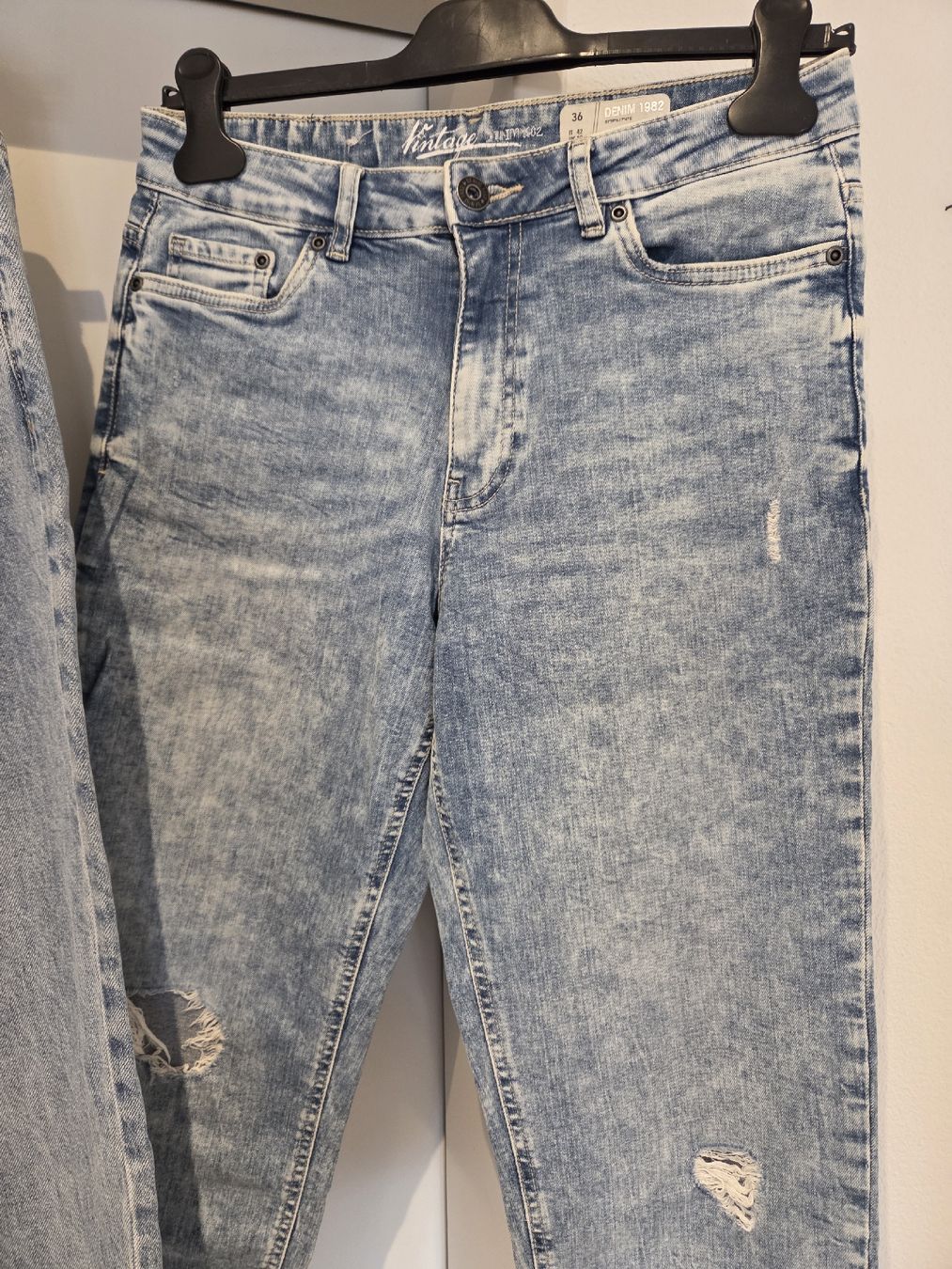 Lotti di vestiti: Jeans gr. 36 – Usato da Bronschhofen venduto da Katrusja 2