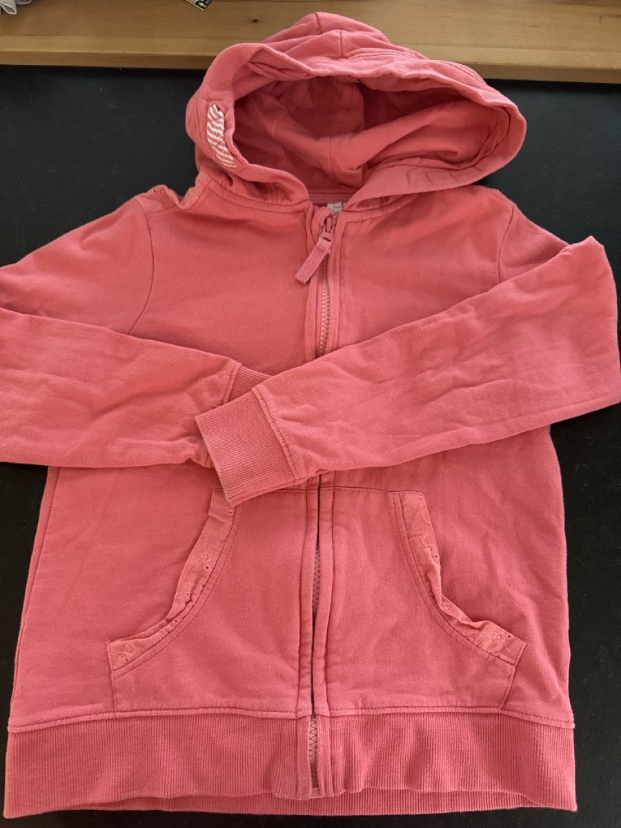 Maglioni & Felpe: Mädchen Hoodie, Grösse 140 – Usato da Grabs venduto da Shelly_87